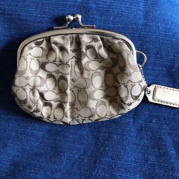 Coach Handbags - Brown/Tan Coach Coin Purse Coach Handbags - Brown/Tan Coach Coin Purse